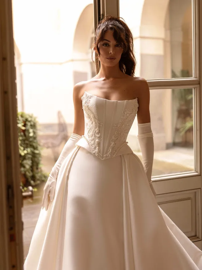 2-catherine-romantic-wedding-dress-princess-chapel-bridal-gown-sweetheart-your-majesty654x872jpg